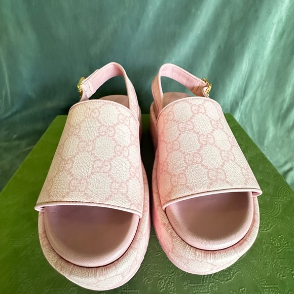 Gucci Pink Sandals - Picture 2 of 7